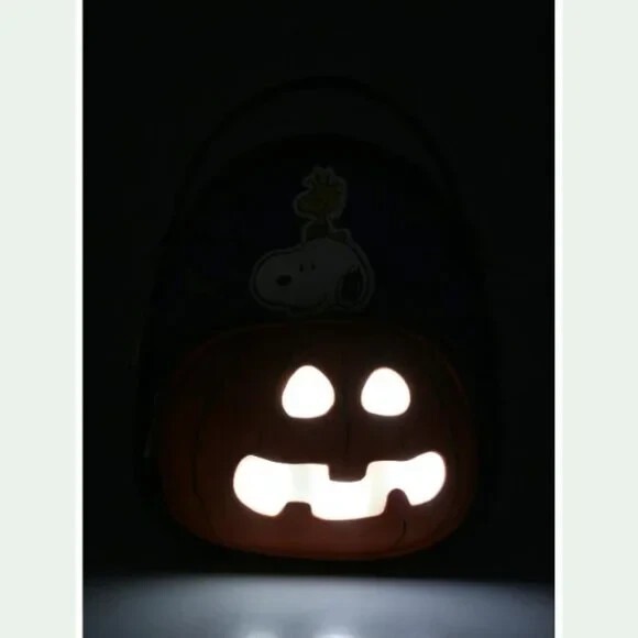 Peanuts Snoopy and Woodstock The Great Pumpkin Convertible‎ Light Up Backpack - Picture 2 of 6